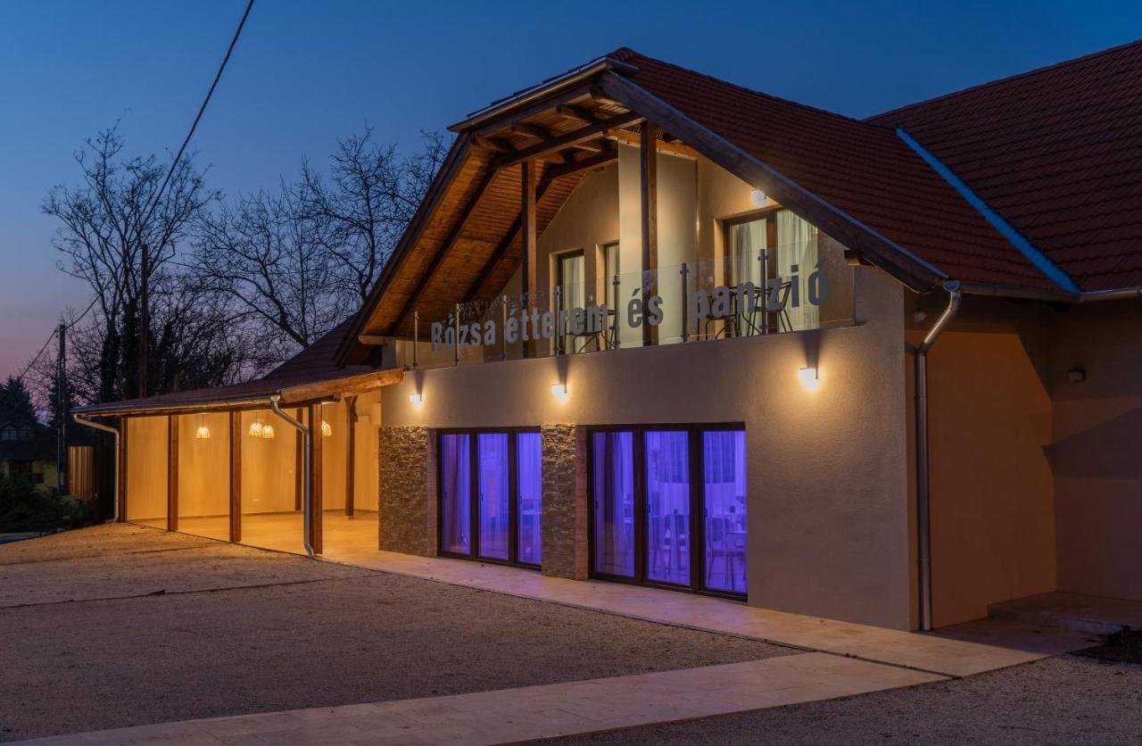 Rozsa Etterem & Panzio Bed & Breakfast Pecs Bagian luar foto
