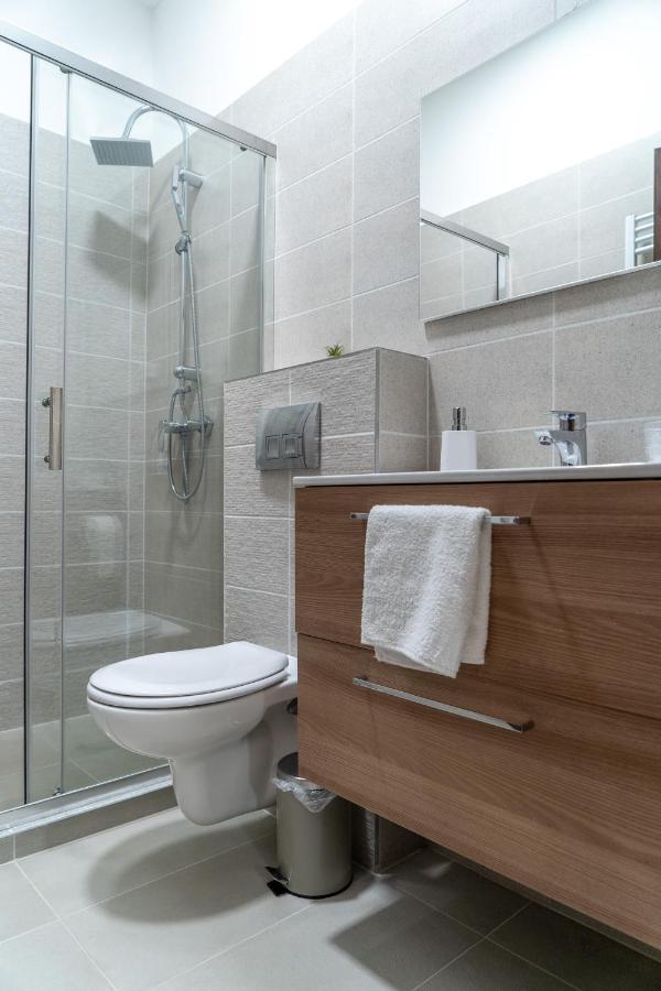 Rozsa Etterem & Panzio Bed & Breakfast Pecs Bagian luar foto